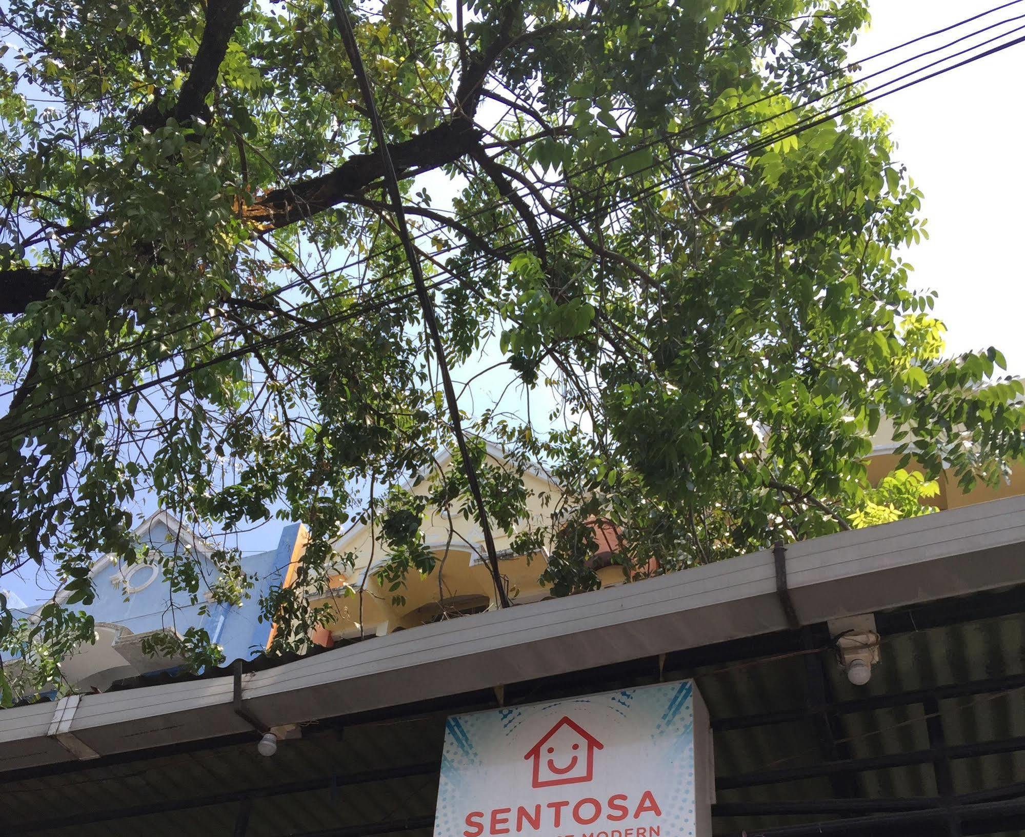 Wisma Sentosa Makassar Exterior photo